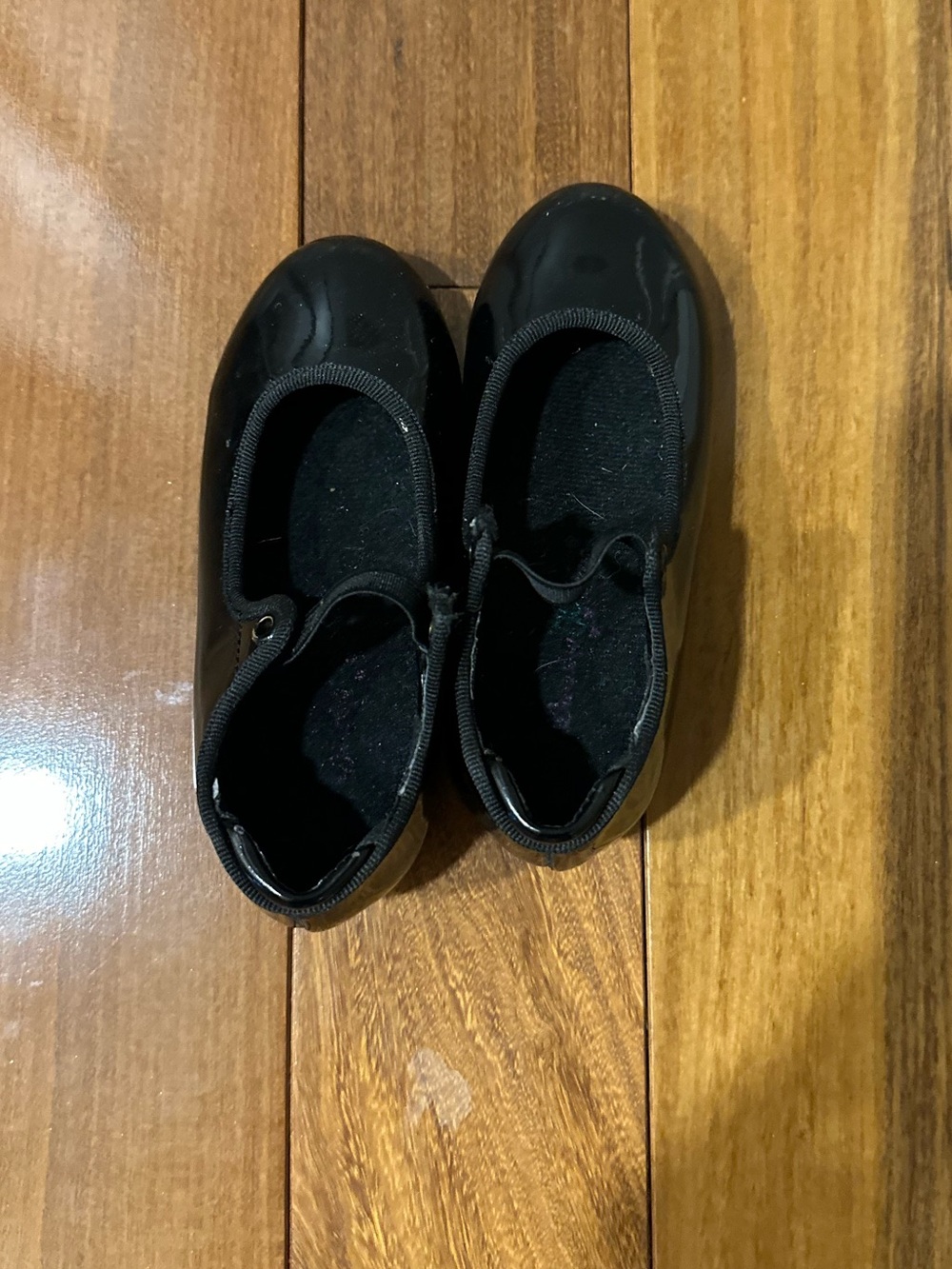 Girls black tap shoes size 7.5